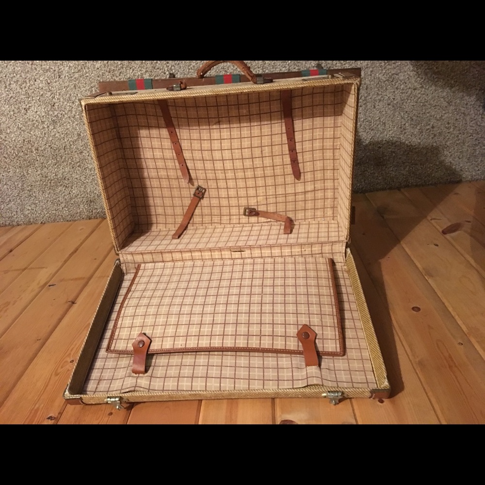 Beautiful vintage suitcase/briefcase